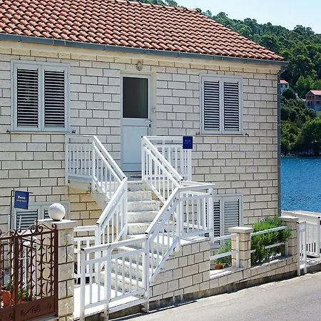 Velo - 10m From Sea