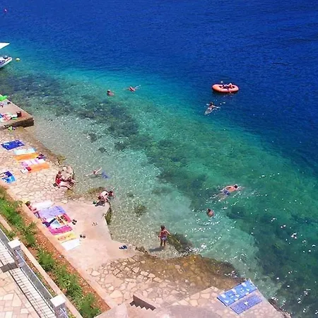 Velo - 10m From Sea شقة برنا